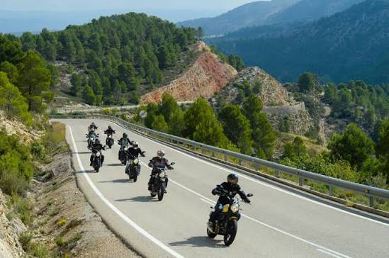 CURVITAS🔥🔥 · Barcelona, España | Ruta en moto — Kando Riders