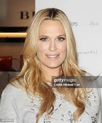 50 Molly Sims La Book Signing For The Everyday Supermodel Photos & High Res  Pictures