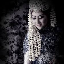 Warung amboina sudah ada sejak tahun 1965. Warung Matus