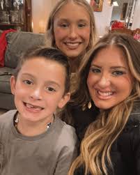 We showered @macey.nelson13 and sweet baby Evelyn today. 🩷 E is so lucky  to have you as her mommy. Can't wait to meet her. 🩷