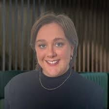 Sarah Condie's Instagram, Twitter & Facebook