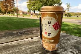 ファミマ限定 伊藤園 ほうじ茶ラテ 飲んでみた 加賀棒ほうじ茶使用のラテ 茶活 Chakatsu
