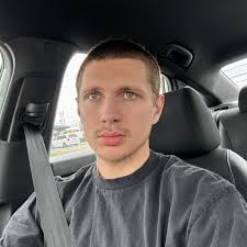 What causes the rotten egg smell when accelerating