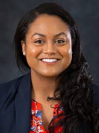 Jessica Clanton's Instagram, Twitter & Facebook