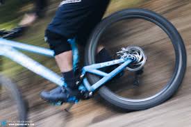 You can easily do it by aligning the brake pads to the rim, loosening the lock nut to tighten the brake cable, or tightening the brake cable by adjusting the caliper. Stop How To Get More Power From Your Mtb Disc Brakes Enduro Mountainbike Magazine