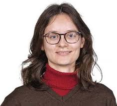 Her kommer så den næste kandidatpræsentation fra Ellen Harms. "Jeg går på  3. semester på Teologi og er påbegyndt mit første år i Fagrådet,  hvorigennem jeg stiller op til Studienævnet. Jeg har