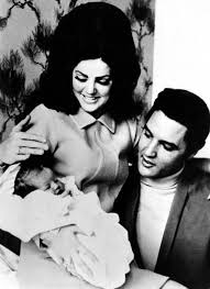Maybe you would like to learn more about one of these? Lisa Marie Presley Der Tag An Dem Mein Vater Elvis Starb Kurier At