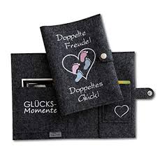 Sind doppelte arbeit, doch auch doppeltes glück, sie haben schon gefunden ihr zur geburt von euren zwillingen, wollen wir glückwünsche überbringen! Was Schenkt Man Zur Geburt Oder Taufe Von Zwillingen Gilt Naturlich Auch Fur Einzelne Babys Zwillingsratgeber