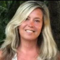 Kelly Hixon's Instagram, Twitter & Facebook