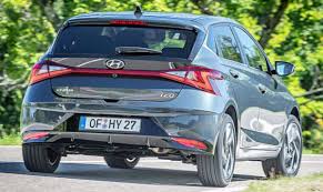 There is a new, third generation of the hyundai i20. Soon Launching New Gen Hyundai Elite I20 Spotted On Video