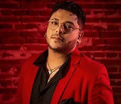 Ariel Lozano's Instagram, Twitter & Facebook