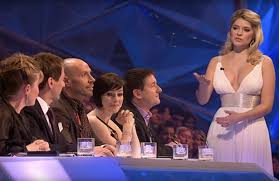 Holly willoughby returned to host 'dancing on ice' 2021 on sunday 17 january. Holly Willoughby Wows Fans With Spectacular Throwback Photo From Dancing On Ice 10 Years Ago Showcasing Her Hourglass Figure And Weight Loss Ok Magazine