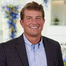 Brant Wells's Instagram, Twitter & Facebook