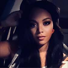 Maureen Minton's Instagram, Twitter & Facebook