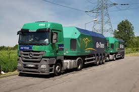 Faymonville Floatmax Est Une Semi Remorque Multifonctionnelle Pour Le Transport De Verre Jost Group Transport Logistics Semi Remorque Remorque Camion