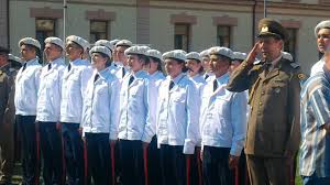 Liceul militar din craiova a fost inaugurat, în prezenţa regelui carol i, în anul 1885, evacuat apoi la iaşi în timpul primului război mondial și relocat în craiova în anul 1918. Din Nou Colegiu Militar La Craiova Audio Radio Romania Oltenia Craiova