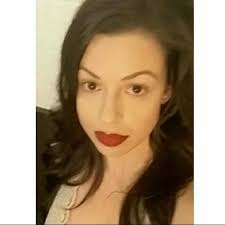 Shannon Varnum's Instagram, Twitter & Facebook