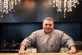 Olivier Boussard Gerant Du Restaurant Etoile Le Beaulieu De La Brasserie La Reserve Et Chef Au Restaurant Du Porsche E Restaurants Etoiles Brasserie Le Mans