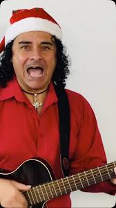 A very merry Christmas to all of you. Thank you for following me., I  promise that in the new year I will be more present in instagram with  pictures and videos.