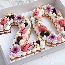 Pin Von Kailin Mackinnon Auf Cakes 25 Geburtstagskuchen 20 Geburtstag Kuchen Anzahl Kuchen