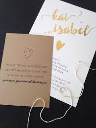 Hochzeitspapeterie Herz Aus Gold In Kombination Mit Einer Kraftpapierkarte Hochzeit Einladung Hochze Hochzeitseinladung Einladungen Hochzeit Karte Hochzeit