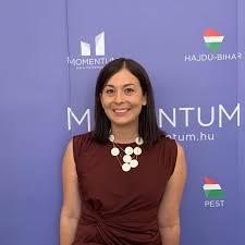 Cseh katalin momentumos európai parlamenti képviselőhöz köthető cégek 4,8 milliárd forint uniós támogatást kaptak 2004 óta. Cseh Katalin Momentum Magyar Sikersztorik A Siker Titkai Elso Kezbol Podcast Listen Notes