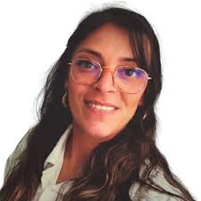 Cette semaine, notre groupe BNI a eu le plaisir de découvrir (ou  redécouvrir) l'univers singulier de Manuela Noble, photographe et artiste  peintre, à l'occasion de la présentation de son exposition…