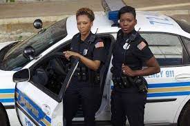 Pin On Femmes Soldats Et La Police