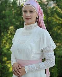Bulgaristan'da güzellik yarışmasına this video is about gülsim ali lifestyle | aslihan hatun real name, net worth, career, family, cars. 47 Aslihan Hatun Gulsim Ali Ideas Turkish Beauty Turkish Actors Esra Bilgic