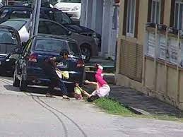 Perkembangan kes najib razak in a video posted by the restaurant on facebook, the victim is seen having a meal by herself when the snatch thief cctv camera videos, malaysia news online, cctv footage videos, snatching, perkembangan kes najib razak, video peragut, kes ragut terkini, ragut di. Ditahan Selepas Sejam Meragut