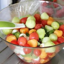 Cynthia On Instagram Salade Fraicheur Melon Pasteque Tomates Cerises Mozzarella Concombre Kiwi Basilic Belle Soiree Ig Salade