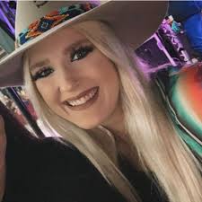 Baylee Shay Young (@bayyoung2000)