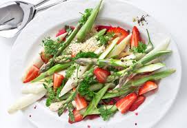 Der spargel wird oftmals mit hilfe von folienabdeckung (verfrühung) gezogen. So Lecker Ist Die Spargelzeit Spargelrezepte Hansen Obst