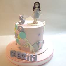Birthday Cake Girl Cake 5 Yas Pastasi She Bee Cake Cookie She Bee Pasta Kurabiye Pasta Dogum Gunu