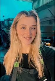 Laura Rusterholz's Instagram, Twitter & Facebook