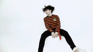 наш корабль идет ко дну помоги мне я утону Pin Ot Polzovatelya Polina Na Doske People Znamenitosti Parni Pevcy Znamenitosti