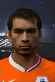 Giovanni van bronckhorst est un joueur de football néerlandais. Van Bronckhorst Pro Evolution Soccer Wiki Neoseeker
