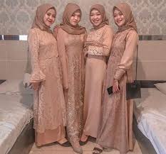 Maybe you would like to learn more about one of these? 16 Ide Dress Pakaian Wanita Model Baju Wanita Gaun Perempuan