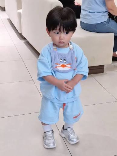 Baby Yoojun😘 @txt_tinyworld @txt_bighit #txtbighit #txt #babyyoojun  #txtparentingdiary #txtwithbabyyoojun