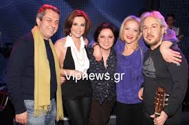 Η μουσική σκηνή « οδοσ ακαδημιασ » παρουσιάζει ένα μουσικό show. Elnta Panopoyloy Sta Gyrismata Ths Neas Ths Ekpomphs Vipnews