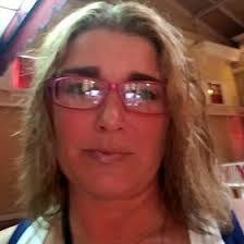 Leslie Pounders's Instagram, Twitter & Facebook