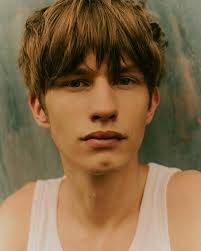 WIKTOR by George Naylor @vic_rdy @georgejnaylor #onemanagement  #onemanagementuk #oneuk