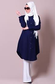 Sefamerve 39 Nin Uyeleri Ile Bulusturdugu Tunik Modelleri Kesimi Dikimi Tasarimi Ve Durusu Ile Tesetturlu Hanimlarin Tercihleri A Tunik Moda Stilleri Giyim