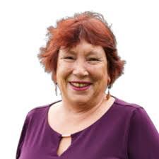 Colleen Hyde's Instagram, Twitter & Facebook