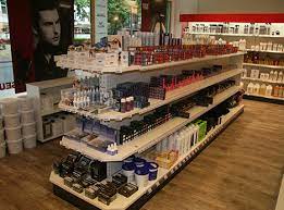 Frisurentrends, friseurmessen, friseurbedarf, salons, salonfinder, trendfrisuren, kosmetik, nailtruehair haus. Hair Haus Fachmarkte