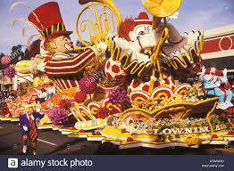 Tournament Of Roses Parade 2017 Float In The Tournament Of Roses Parade Rose Parade New Years Day Rose Parade Tournament Of Roses Parade Rose Bowl Parade