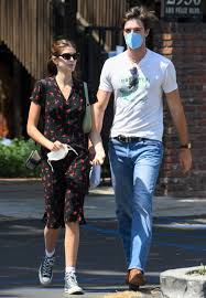 After starring in a series of ad campaigns for fashion brands since debuting at fashion week in 2017. Kaia Gerber With Boyfriend Jacob Elordi Shopping In La 05 22 2021 Celebmafia