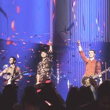 The jonas brothers are an american band. Jonas Brothers We Are Young Tonight Hq Live At Radio City By Liittlejoseph