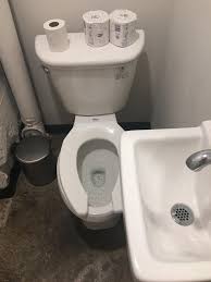 i love peeing with a sink on my lap