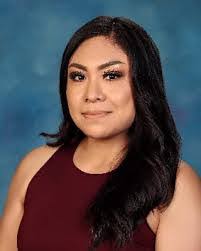 Julie Ingle's Instagram, Twitter & Facebook